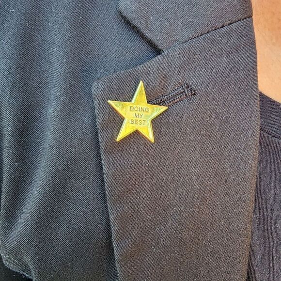 ⭐ Doing My Best Gold Star Enamel Pin ⭐ - Picture 5 of 9
